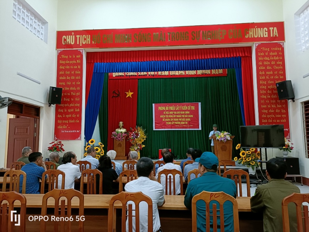 Tổ chức lấy ý kiến cử tri về Đề án nhập địa giới hành chính huyện Yên Dũng với thành phố Bắc...|https://dinhtri.tpbacgiang.bacgiang.gov.vn/chi-tiet-tin-tuc/-/asset_publisher/M0UUAFstbTMq/content/to-chuc-lay-y-kien-cu-tri-ve-e-an-nhap-ia-gioi-hanh-chinh-huyen-yen-dung-voi-thanh-pho-bac-giang-e-thanh-lap-thanh-pho-bac-giang-thanh-lap-phuong-dinh